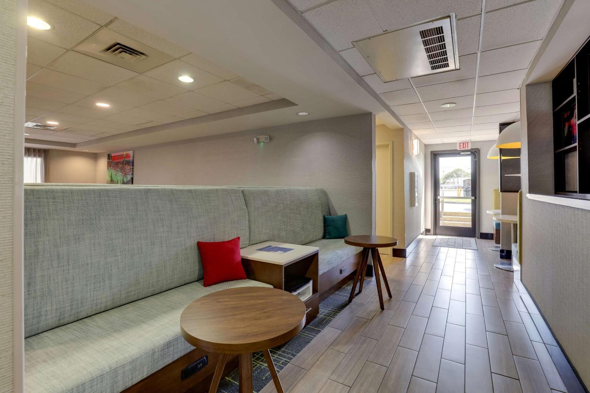 Hampton Inn Cumming Exteriör bild