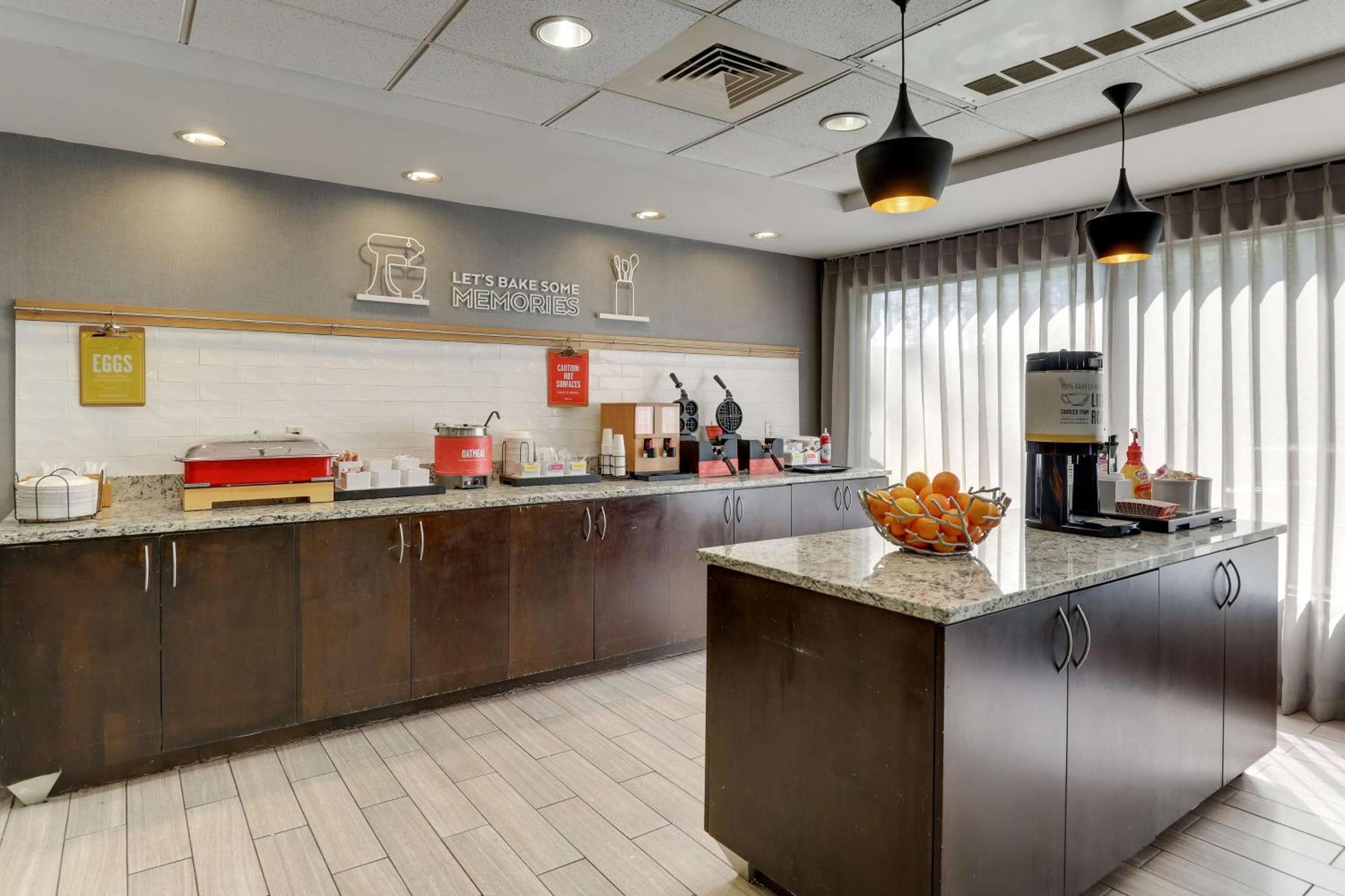 Hampton Inn Cumming Exteriör bild