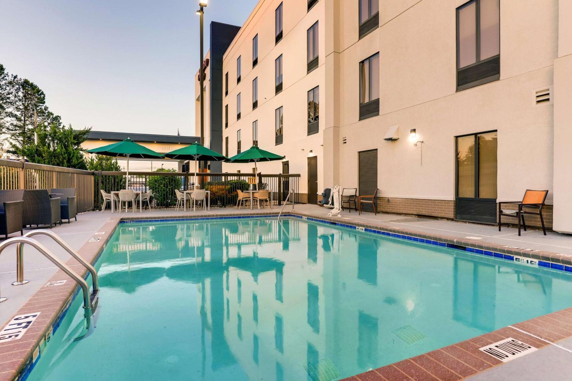 Hampton Inn Cumming Exteriör bild